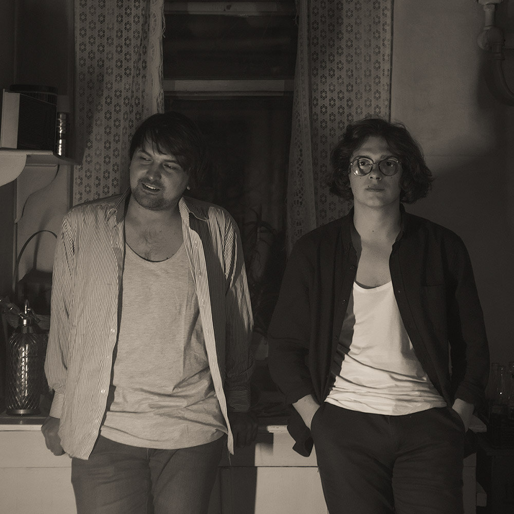 Бонд с кнопкой