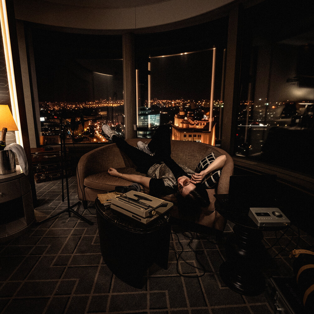 ВЕЧНО МОЛОДОЙ